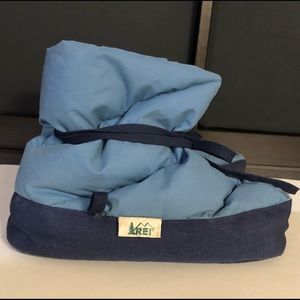 REI Down Shoes Sz Small ( 10”Length ) Blue Sleepers